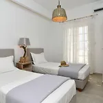 Corina Studios-apartments * Naousa