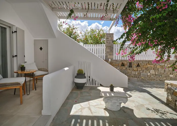 Corina Studios-apartments Naousa