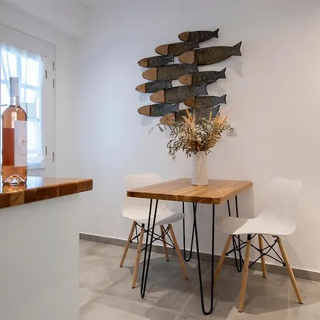 Corina Studios-apartments Naousa (Paros)