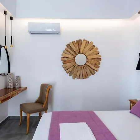 Corina Studios-apartments Naousa (Paros)