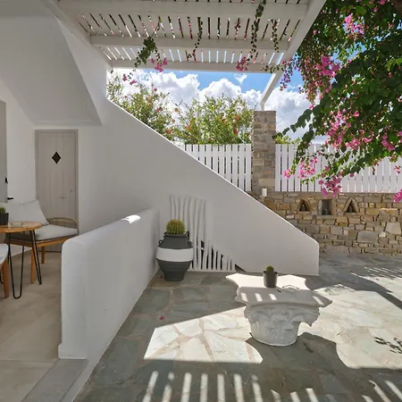 Corina Studios-apartments Naousa (Paros)