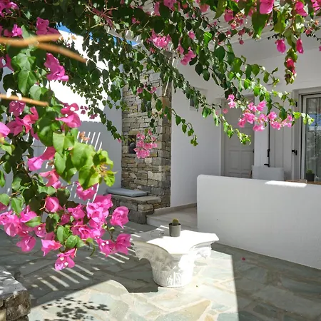 Corina Studios-apartments Naousa (Paros)