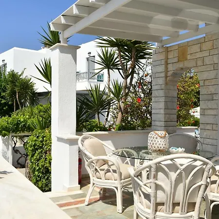 Corina Studios-apartments * Naousa (Paros)