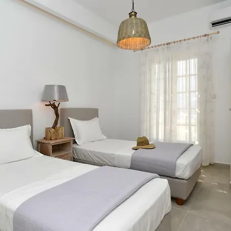 Corina Studios-apartments * Naousa (Paros)