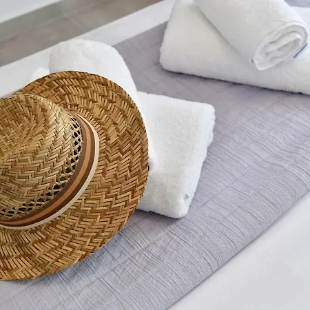 Corina Studios-apartments * Naousa (Paros)